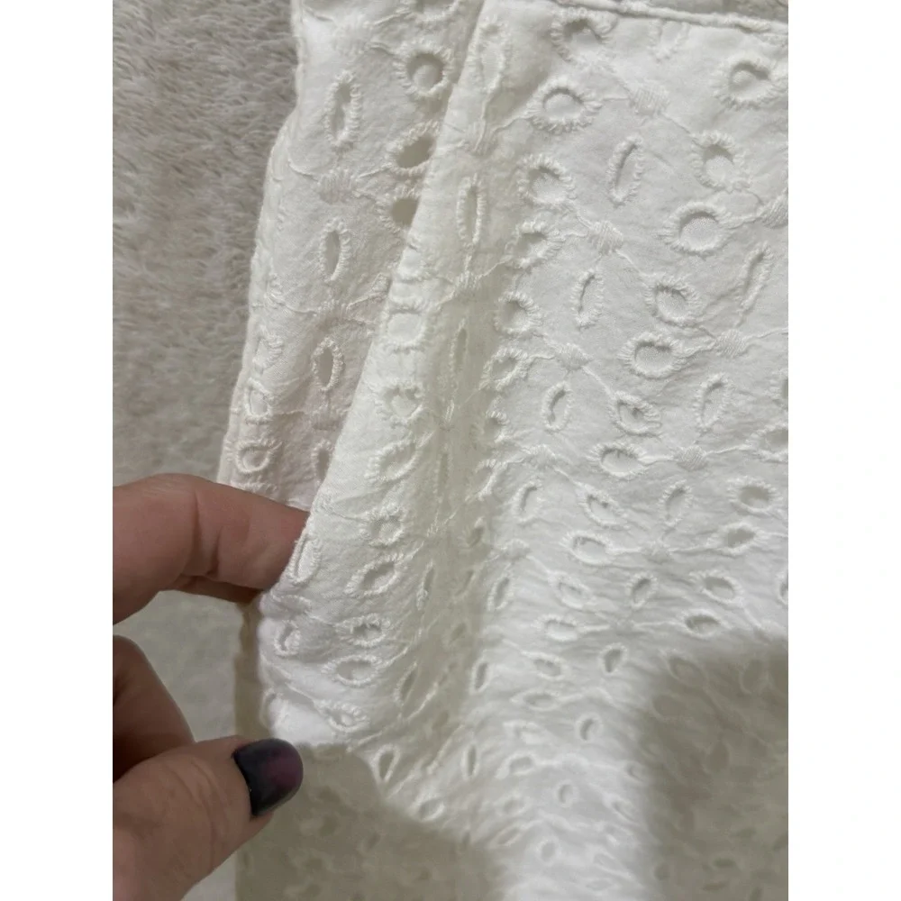 Unique Vintage Eyelet Shorts Small (4) White Flat Front Lined Beach Cotton